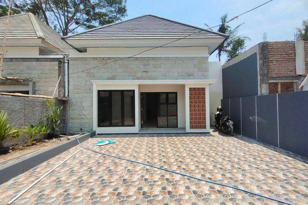 Rumah dijual JAKAL dekat Lapangan Klidon
