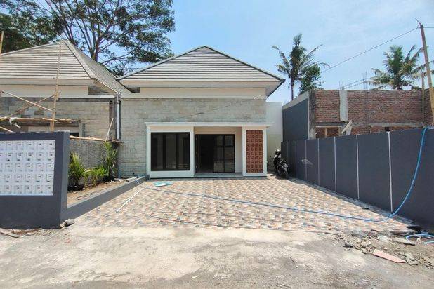 Rumah dijual JAKAL dekat Lapangan Klidon