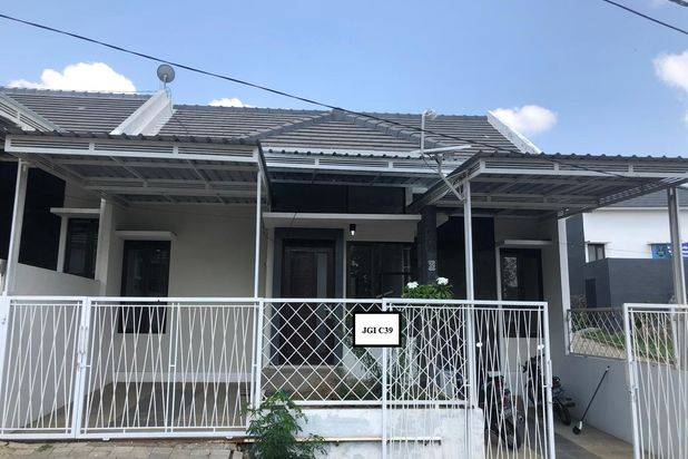 RUMAH CANTIK DESAIN MODERN DEKAT KAMPUS DI MALANG