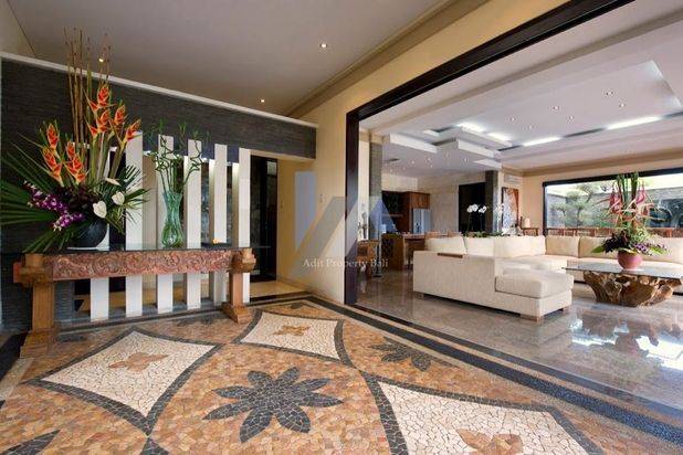 Tanah Luxury Beach Front Seminyak Bali