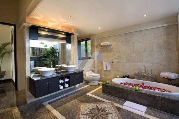 Tanah Luxury Beach Front Seminyak Bali
