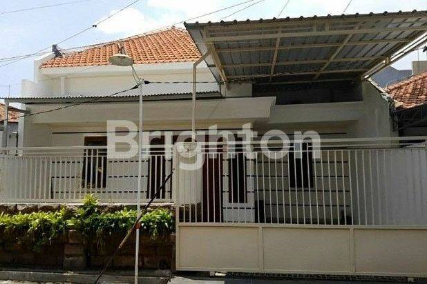 Minimalis Terawat Mulyosari Utara dekat ITS, Pakuwon City