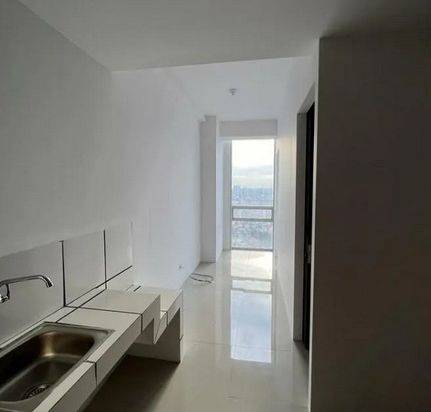 Baru Gress City Square 2 BR Kosongan dekat Ahmad Yani, Margorejo