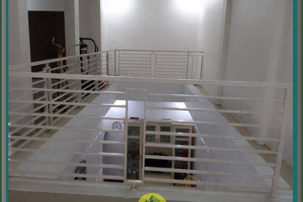 Di Jual rumah 2 lantai mewah di dekat perumahan Ovida Bekasi