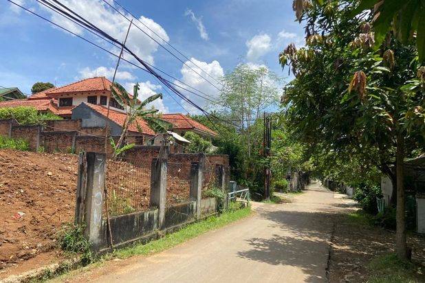 Tanah Posisi Hook di Beji Depok Siap Bangun Dekat Mall Margo City