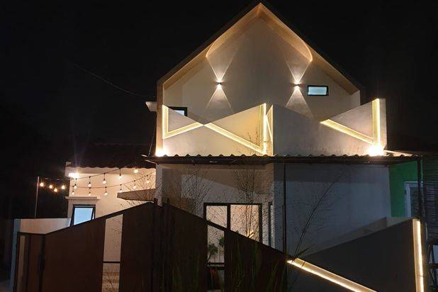 Rumah Modern 2 Lantai Dalam Cluster 5 KM Pintu Tol Sawangan