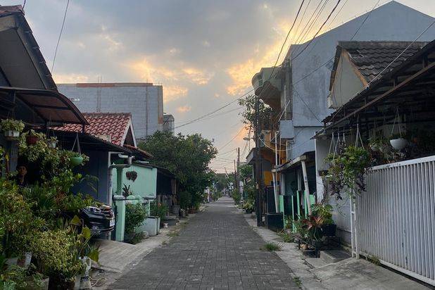 Rumah Dalam Komplek Area Pancoran Mas Dekat Tol Sawangan
