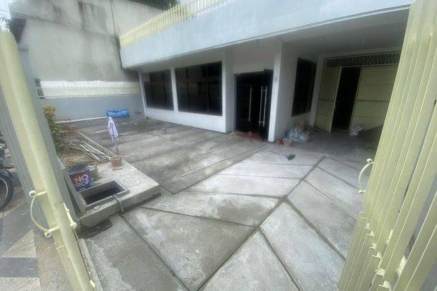 DIJUAL RUMAH SERBAGUNA PERAK BARAT SURABAYA UTARA