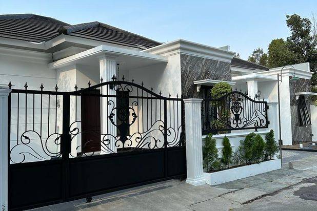 Rumah Mewah Klasik Jl. Godean