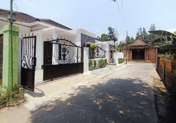 Rumah Mewah Klasik Jl. Godean