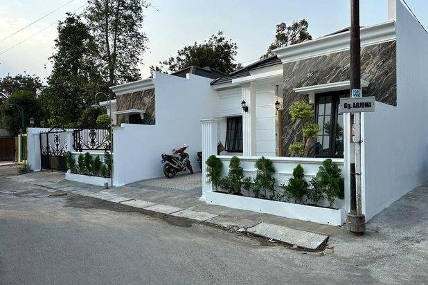 Rumah Mewah Klasik Jl. Godean