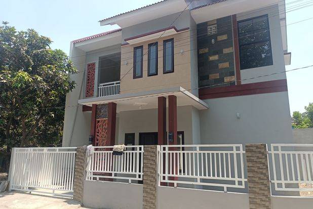 Rumah dijual 2 lantai Strategis dekat JogjaBay