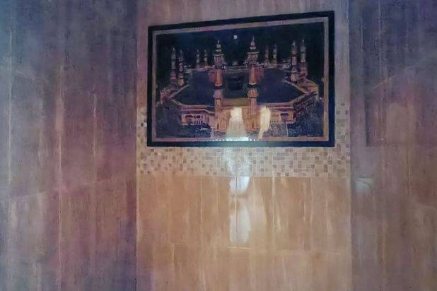 Rumah Mewah Full Furnished 2 lantai Asri Halaman Luas di Tajem