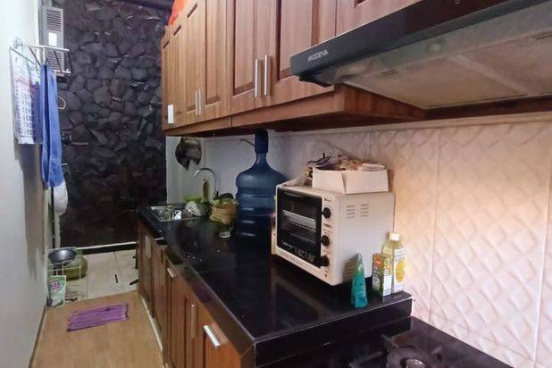 Rumah Mewah Full Furnished 2 lantai Asri Halaman Luas di Tajem