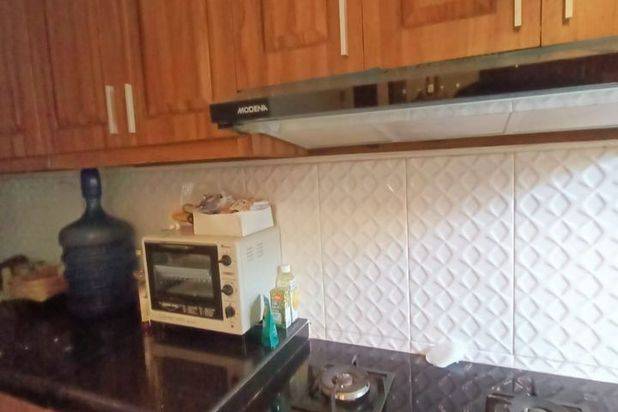 Rumah Mewah Full Furnished 2 lantai Asri Halaman Luas di Tajem
