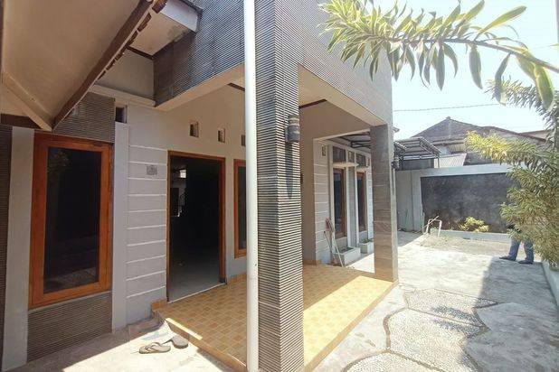 Dijual Rumah Luas strategis Jl. Kadirojo Utara Kampus UKRIM