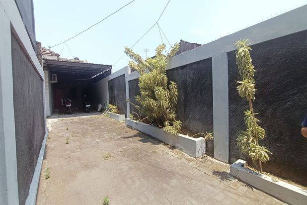 Dijual Rumah Luas strategis Jl. Kadirojo Utara Kampus UKRIM