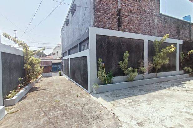 Dijual Rumah Luas strategis Jl. Kadirojo Utara Kampus UKRIM