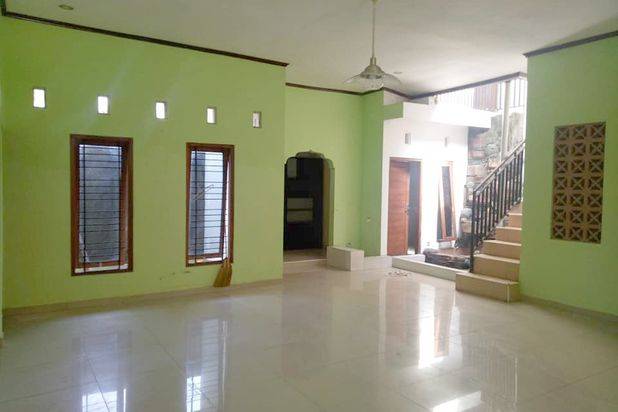 Dijual Rumah Luas strategis Jl. Kadirojo Utara Kampus UKRIM
