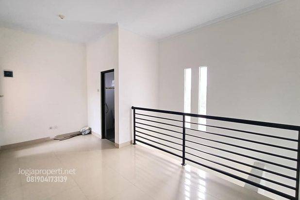 Rumah hook 2 lantai Pondok Permai Giwangan