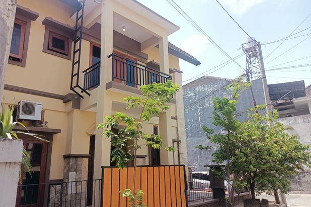 Dijual Rumah 2 lantai Cluster dekat UGM