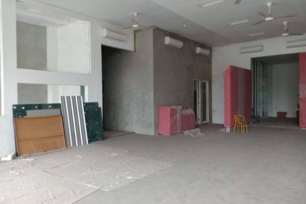 Rumah Usaha jalan Raya Rungkut Madya Lokasi strategis, selangkah MERR