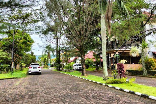 TURUN HARGA! Rumah nyaman di komplek elit antapani kota bandung