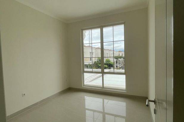 DI SEWAKAN! Rumah mewah 2lt di komplek elit bubat podomoro park