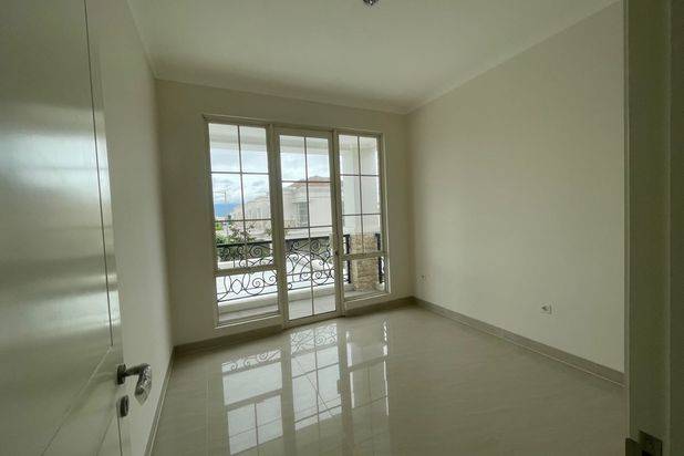 DI SEWAKAN! Rumah mewah 2lt di komplek elit bubat podomoro park