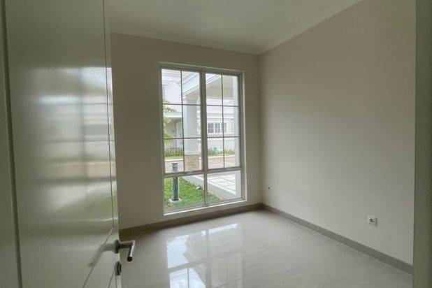 DI SEWAKAN! Rumah mewah 2lt di komplek elit bubat podomoro park