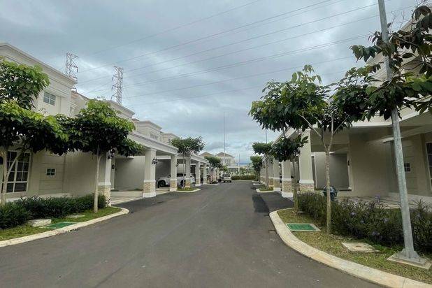 DI SEWAKAN! Rumah mewah 2lt di komplek elit bubat podomoro park