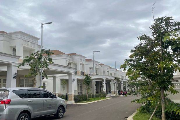 DI SEWAKAN! Rumah mewah 2lt di komplek elit bubat podomoro park