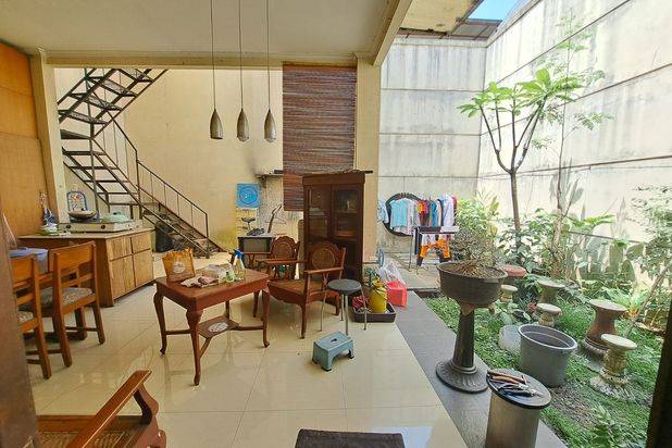 JUAL CEPAT! Rumah modern 2lt di buah batu regency bubat