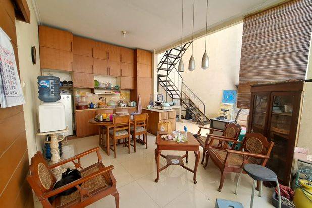 JUAL CEPAT! Rumah modern 2lt di buah batu regency bubat