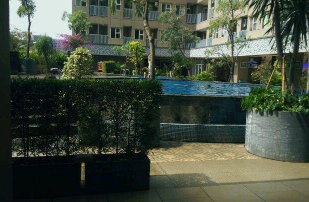 lokasi strategis dekat pasar modern dan traditional