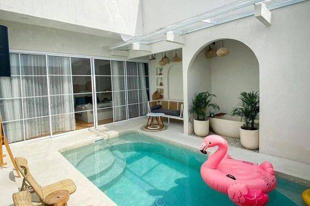 VILLA CANTIK, WITH FURNISH & PRIVATE POOL DI MAGUWO, SLEMAN