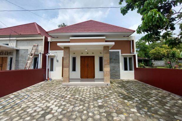 RUMAH CANTIK SIAP HUNI DI NGEMPLAK SLEMAN DEKAT MAGUWOHARJO
