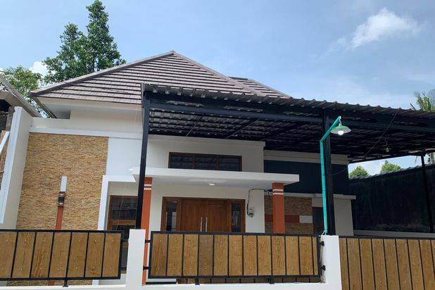 RUMAH SIAP HUNI GRATIS PAJAK DI DEKAT MAGUWOHARJO DP RINGAN