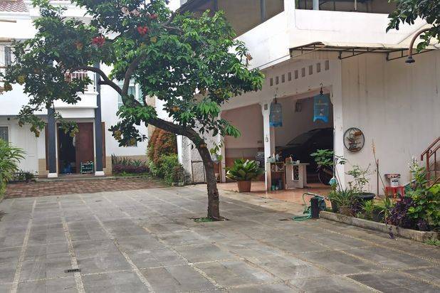 rumah luas dan mewah dijual murah di setu babakan jagakarsa dekat danau setu babakan