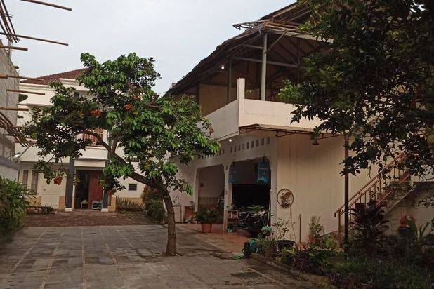 rumah luas dan mewah dijual murah di setu babakan jagakarsa dekat danau setu babakan