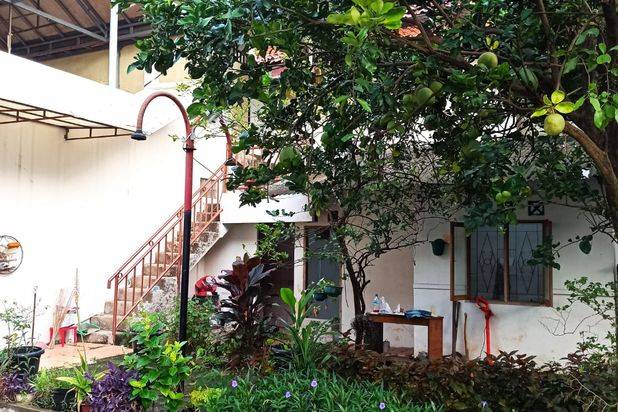 rumah luas dan mewah dijual murah di setu babakan jagakarsa dekat danau setu babakan