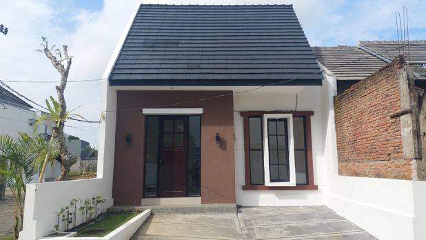 The Arya Bandara