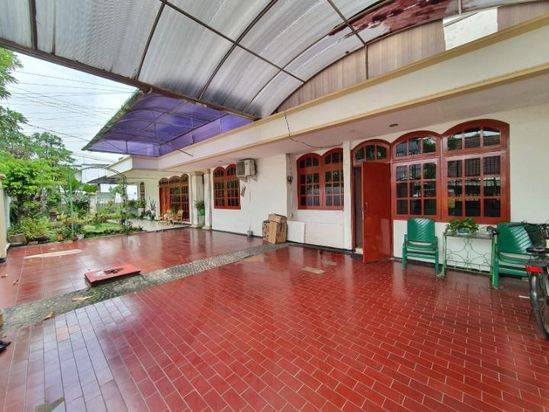 Rumah Hook Siap Huni di Babatan Pantai, Surabaya Timur