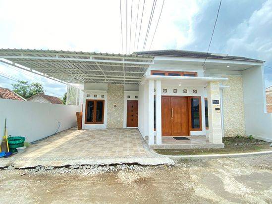 RUMAH TEPI JALAN DI GODEAN VIEW SAWAH (SEGERA SOLD OUT)