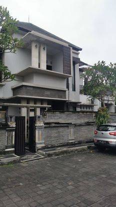 Rumah mewah nyaman full furnished