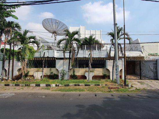 Rumah Raya Dharmahusada Indah Strategis Nol Jalan 