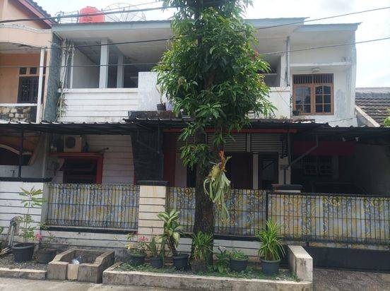 DI JUAL RUMAH 2 LANTAI HARGA MURAH DEKAT AKSES JAKARTA DI JATI ASIH