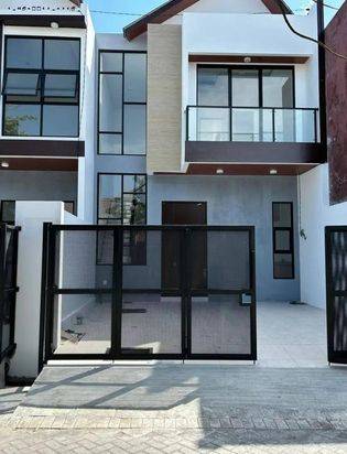 Rumah Manyar Jaya, Strategis, New