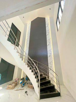 Nirwana Eksekutif, Minimalis New, Row Jalan 9 M (3 Mbl Loss)