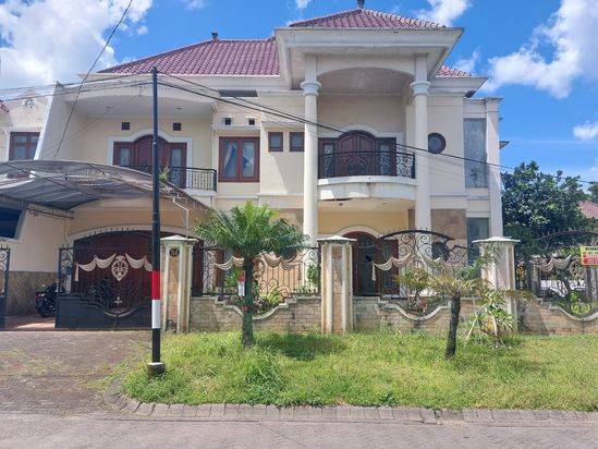 RUMAH SECOND ARAYA MALANG 
